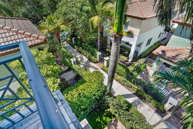 125 NW GARDENER Street, Boca Raton, FL 33432