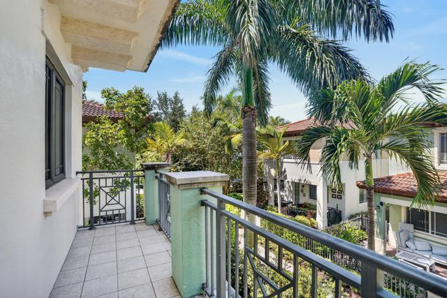 125 NW GARDENER Street, Boca Raton, FL 33432