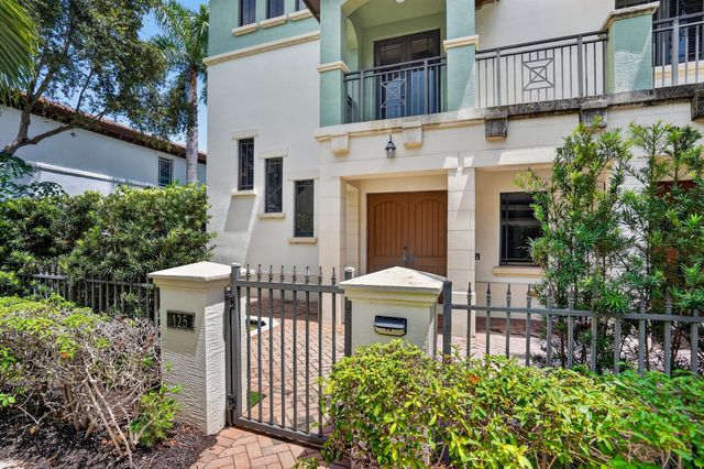 125 NW GARDENER Street, Boca Raton, FL 33432