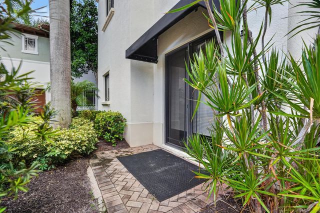 125 NW GARDENER Street, Boca Raton, FL 33432
