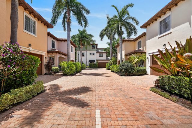 125 NW GARDENER Street, Boca Raton, FL 33432