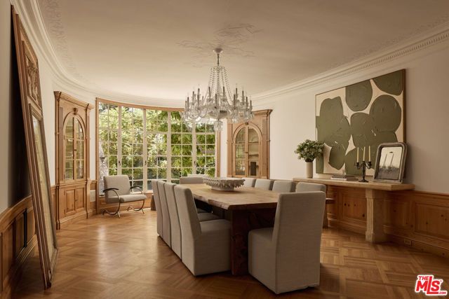 1001 N Crescent Drive, Beverly Hills, CA 90210