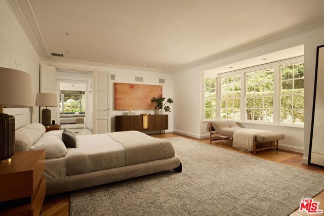 1001 N Crescent Drive, Beverly Hills, CA 90210