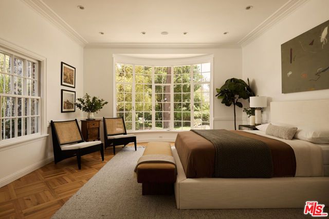 1001 N Crescent Drive, Beverly Hills, CA 90210