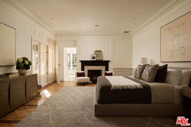 1001 N Crescent Drive, Beverly Hills, CA 90210