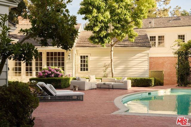 1001 N Crescent Drive, Beverly Hills, CA 90210