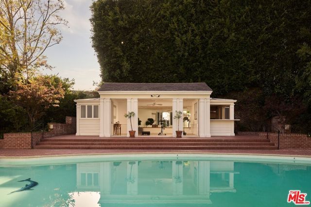 1001 N Crescent Drive, Beverly Hills, CA 90210