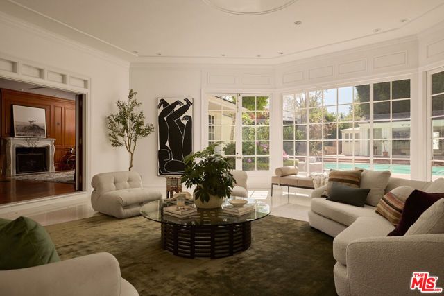 1001 N Crescent Drive, Beverly Hills, CA 90210