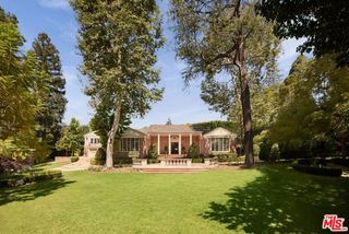 1001 N Crescent Drive, Beverly Hills, CA 90210