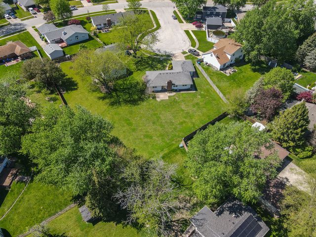 690 E VICKSBURG Court, Bourbonnais, IL 60914