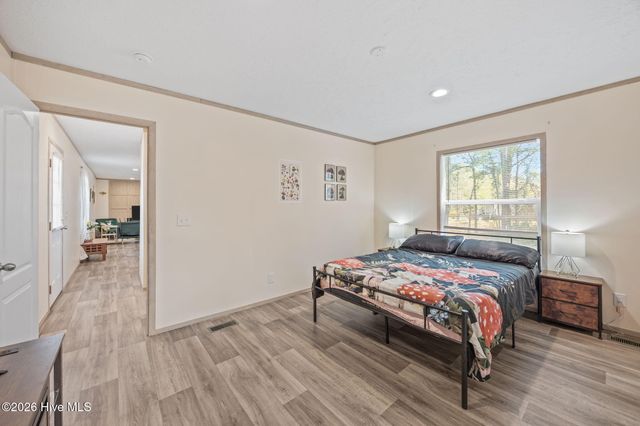 728 James Street, Hubert, NC 28539