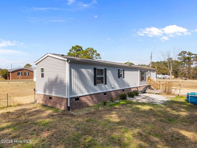 728 James Street, Hubert, NC 28539