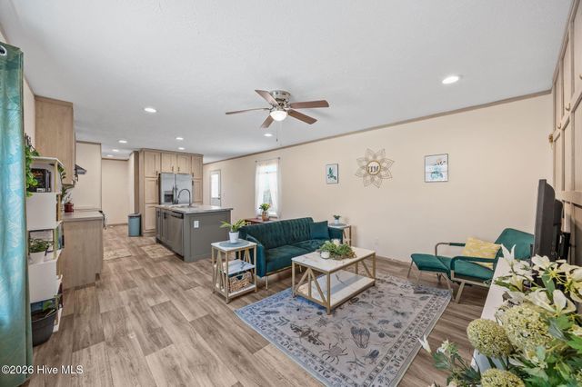 728 James Street, Hubert, NC 28539