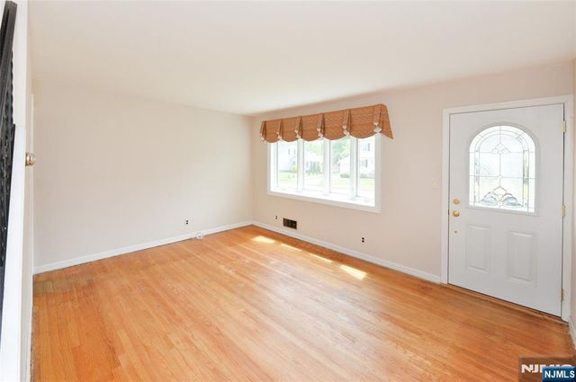 28-19 Warren Road, Fair Lawn, NJ 07410