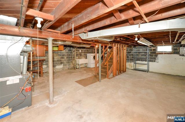 28-19 Warren Road, Fair Lawn, NJ 07410