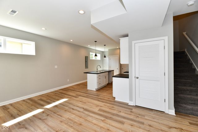 922 N Oakland Avenue, Indianapolis, IN 46201