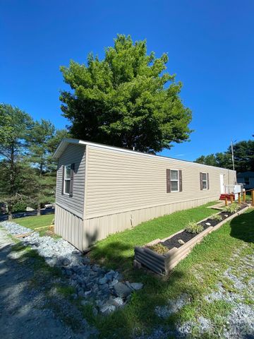 104 Fox Ridge Drive, Hendersonville, NC 28739