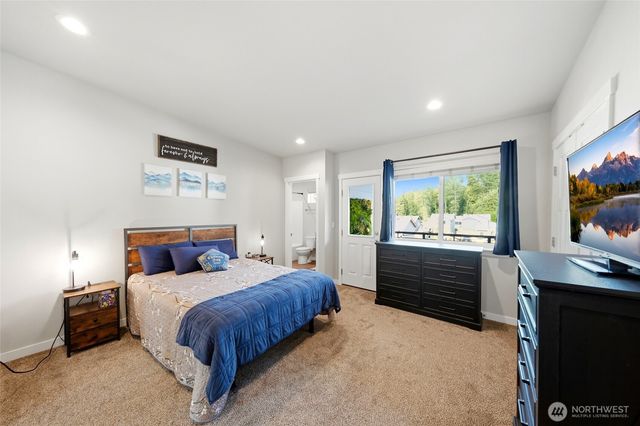 226 Raybird Avenue, Granite Falls, WA 98252