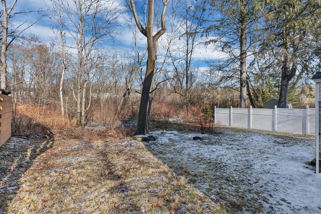 3 Riley Ct, North Attleboro, MA 02760