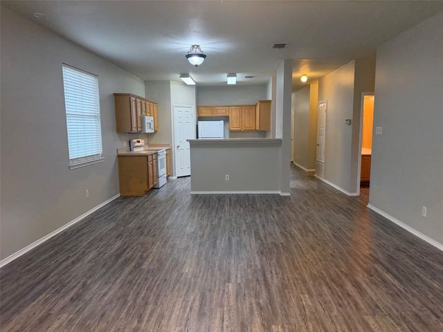 7905 Seven Oaks Lane, Denton, TX 76210