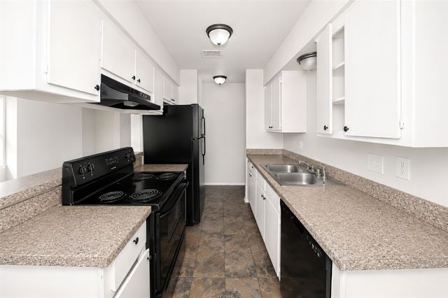 5113 Herrick Court B, Haltom City, TX 76117