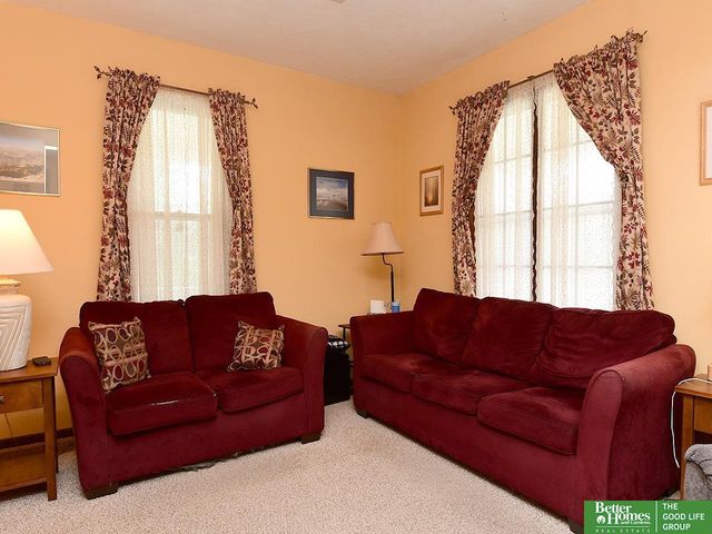 937 S 38 Avenue, Omaha, NE 68105