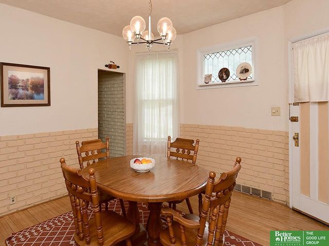 937 S 38 Avenue, Omaha, NE 68105