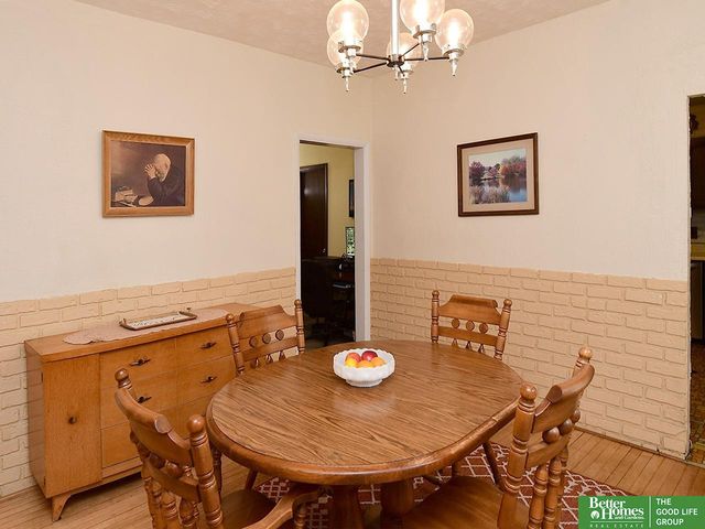 937 S 38 Avenue, Omaha, NE 68105