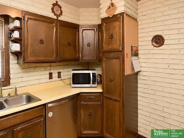 937 S 38 Avenue, Omaha, NE 68105