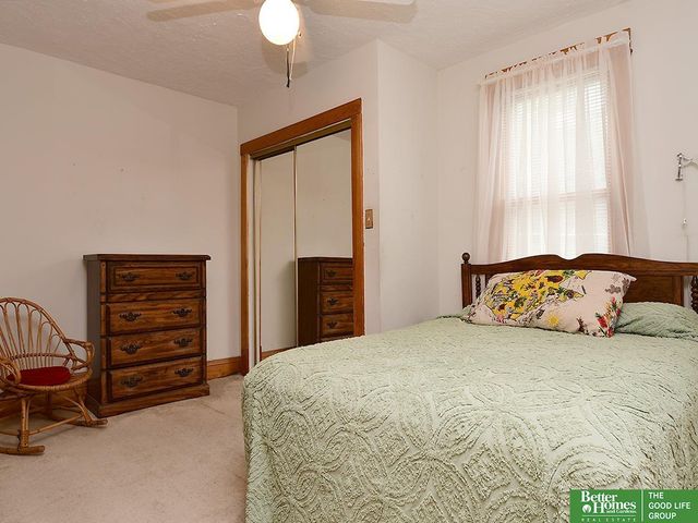 937 S 38 Avenue, Omaha, NE 68105