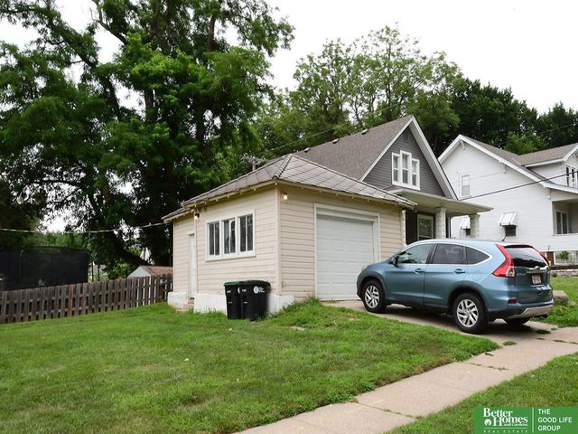 937 S 38 Avenue, Omaha, NE 68105