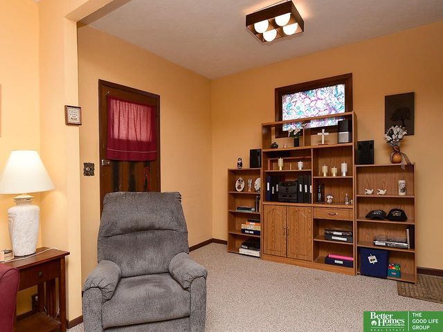 937 S 38 Avenue, Omaha, NE 68105