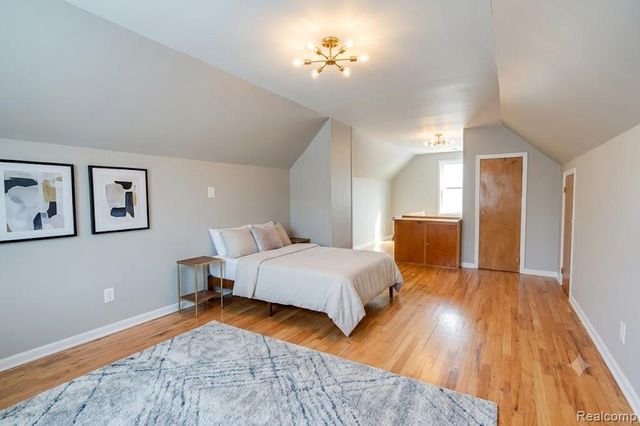 15890 W Parkway Street, Detroit, MI 48223