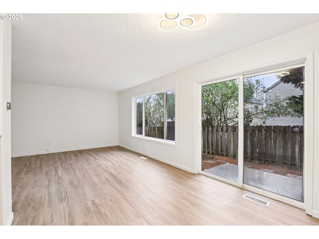 6473 Nw SHELSAM Ter, Portland, OR 97229