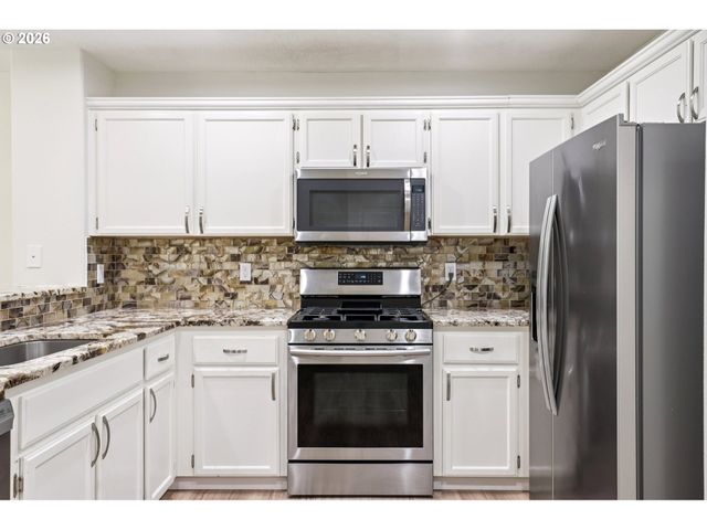 6473 Nw SHELSAM Ter, Portland, OR 97229