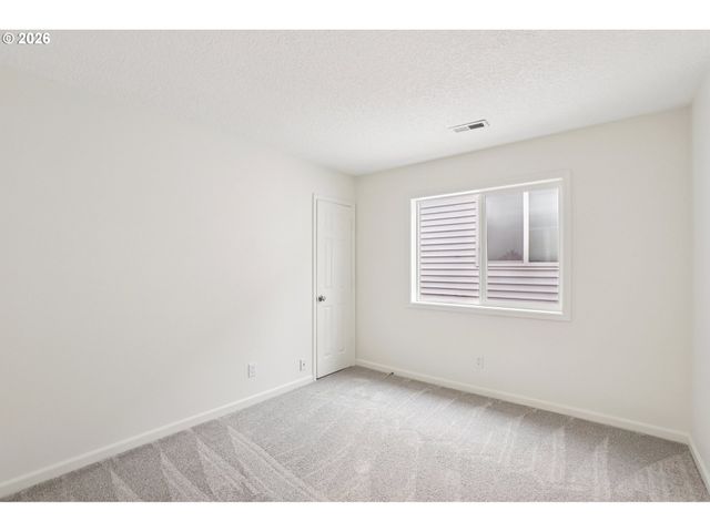 6473 Nw SHELSAM Ter, Portland, OR 97229