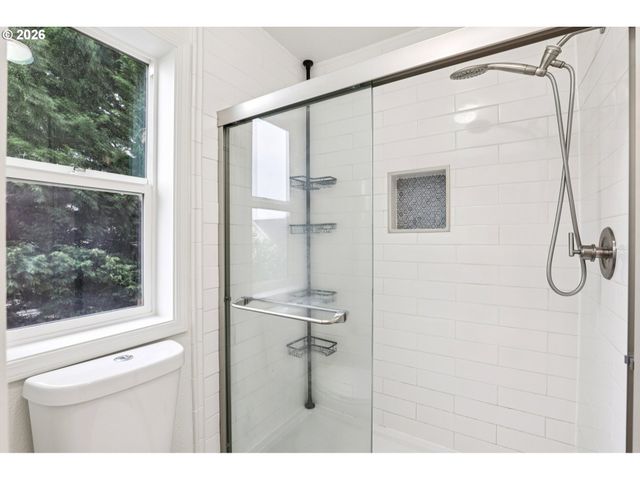 6473 Nw SHELSAM Ter, Portland, OR 97229