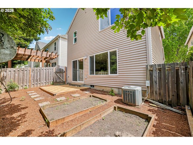 6473 Nw SHELSAM Ter, Portland, OR 97229