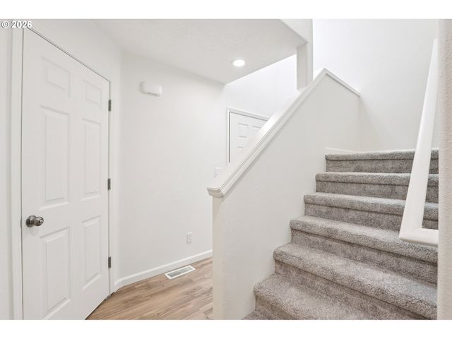 6473 Nw SHELSAM Ter, Portland, OR 97229