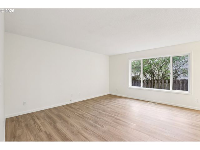 6473 Nw SHELSAM Ter, Portland, OR 97229