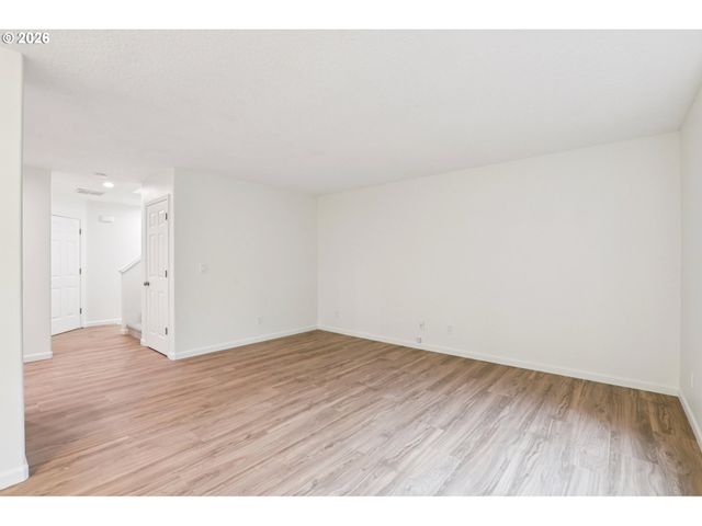 6473 Nw SHELSAM Ter, Portland, OR 97229