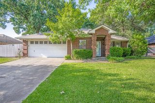 612 Meadow Lane, Roanoke, TX 76262