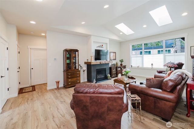 71 E Hemlock Court, Union, WA 98592