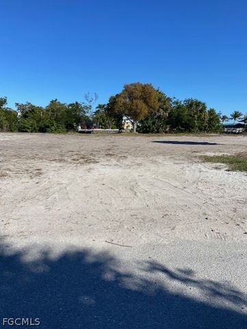 5226 Serenity CV, Bokeelia, FL 33922