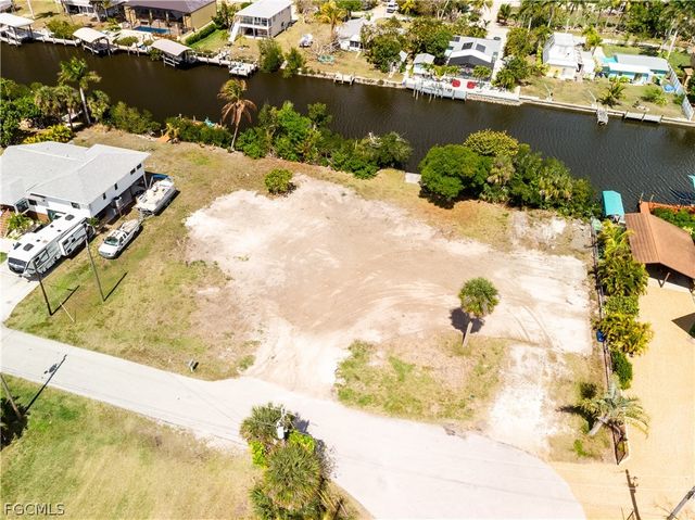 5226 Serenity CV, Bokeelia, FL 33922