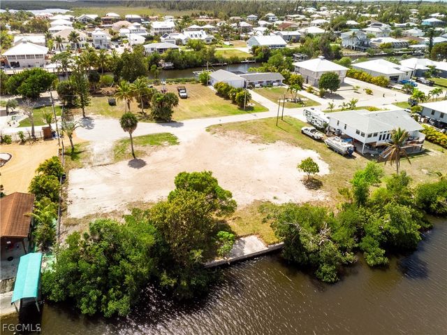 5226 Serenity CV, Bokeelia, FL 33922