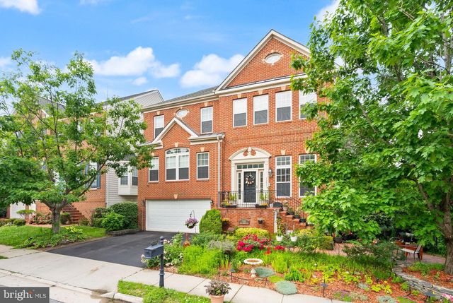7202 GRAY HEIGHTS CT, Alexandria, VA 22315