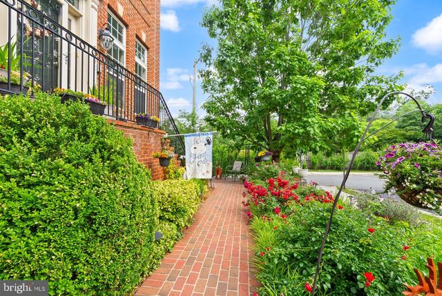 7202 GRAY HEIGHTS CT, Alexandria, VA 22315