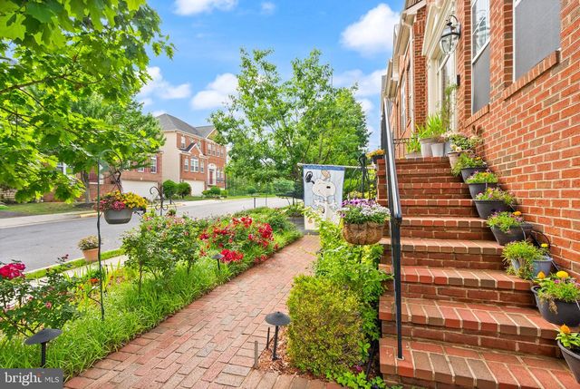 7202 GRAY HEIGHTS CT, Alexandria, VA 22315