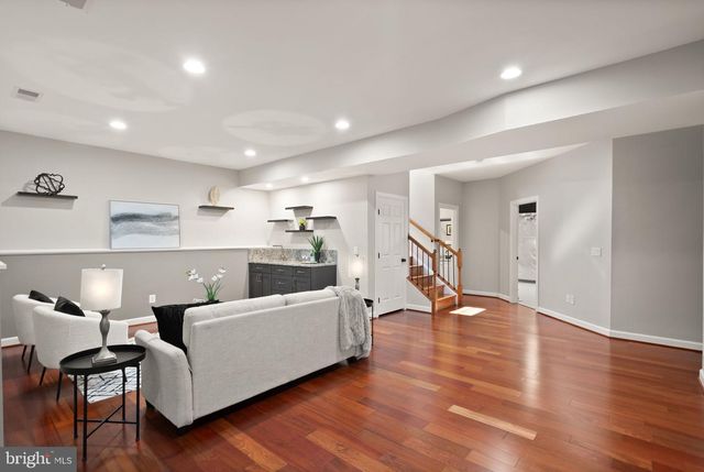7202 GRAY HEIGHTS CT, Alexandria, VA 22315